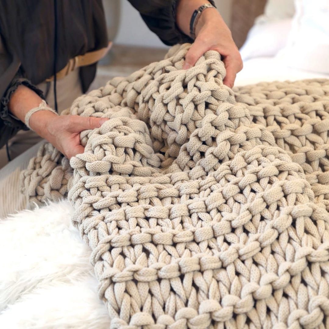 Finn Throw-Throw-Pom Pom at Home