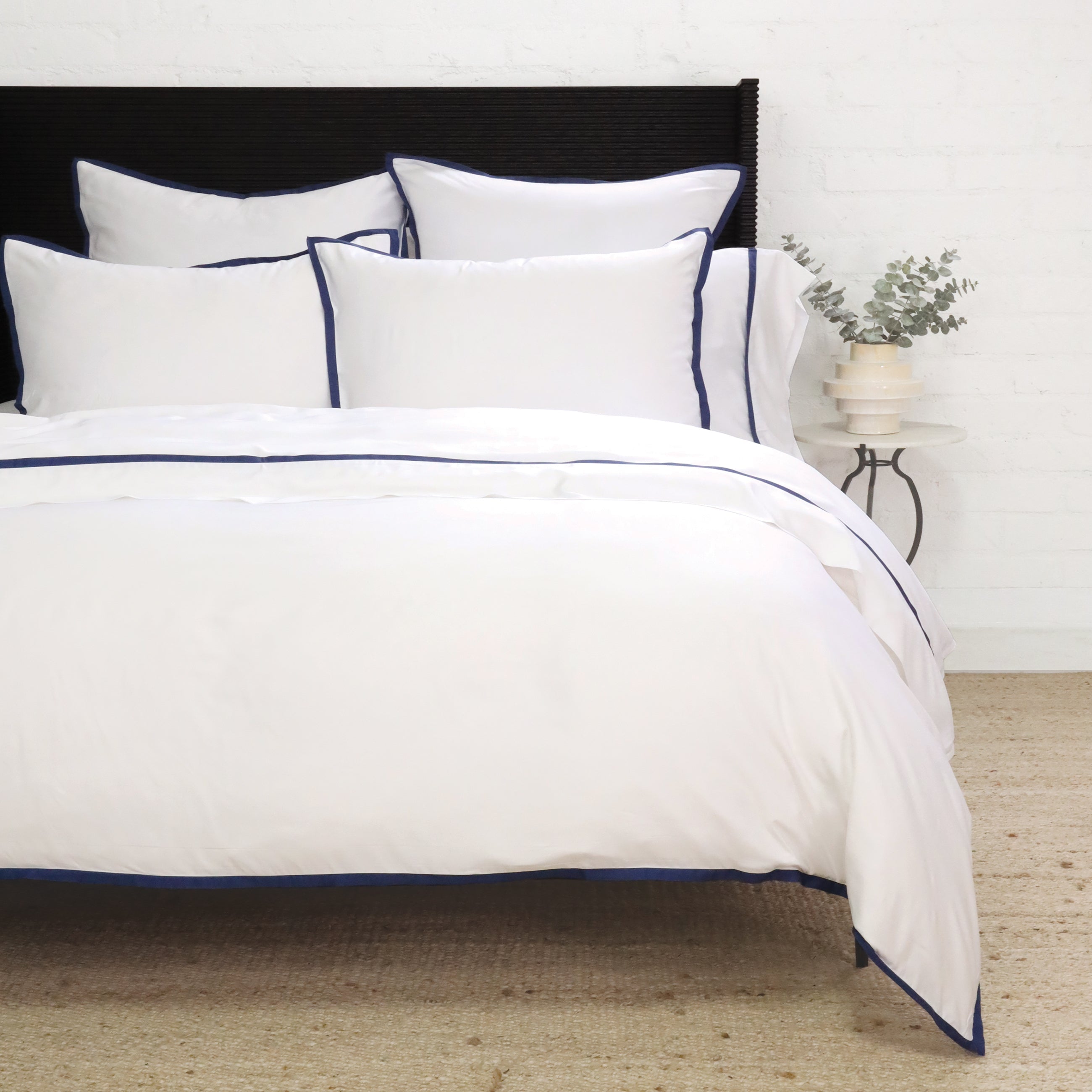 langston-bamboo-sateen-duvet-cover-set-navy-color