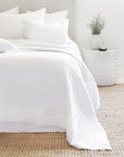 brussels - white color - coverlet - pom pom at home