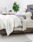 CAMILLE OVERSIZED THROW - WINTER WHITE - Pom pom at home