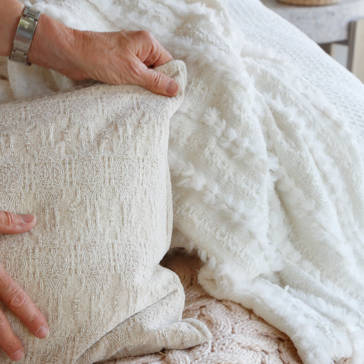 CAMILLE OVERSIZED THROW - WINTER WHITE - Pom pom at home