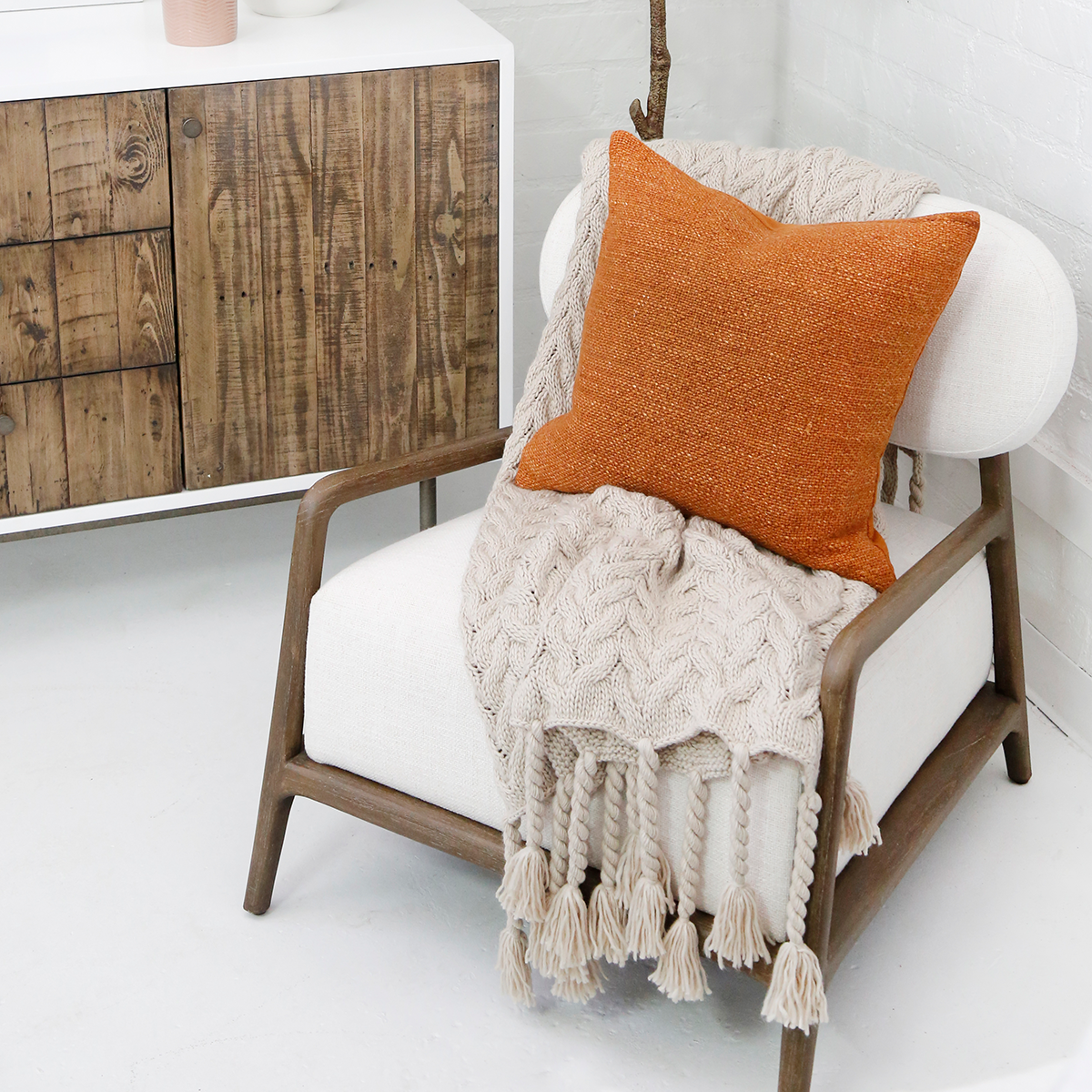 CAPISTRANO THROW - Taupe - pom pom at home