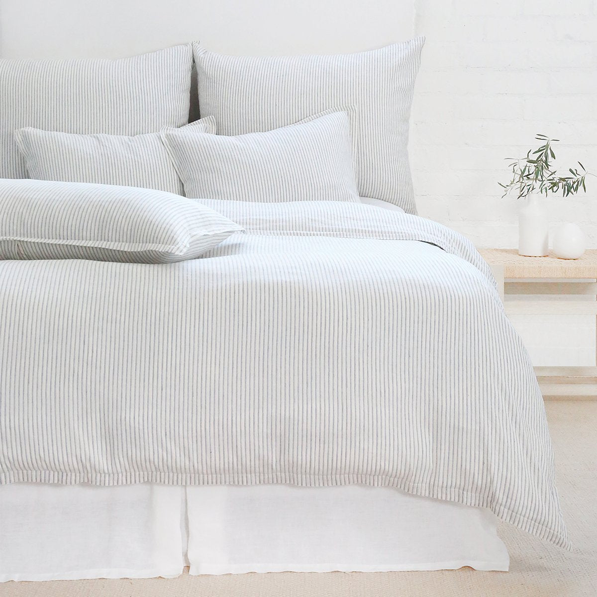 connor - ivory/denim color - duvet set - pom pom at home