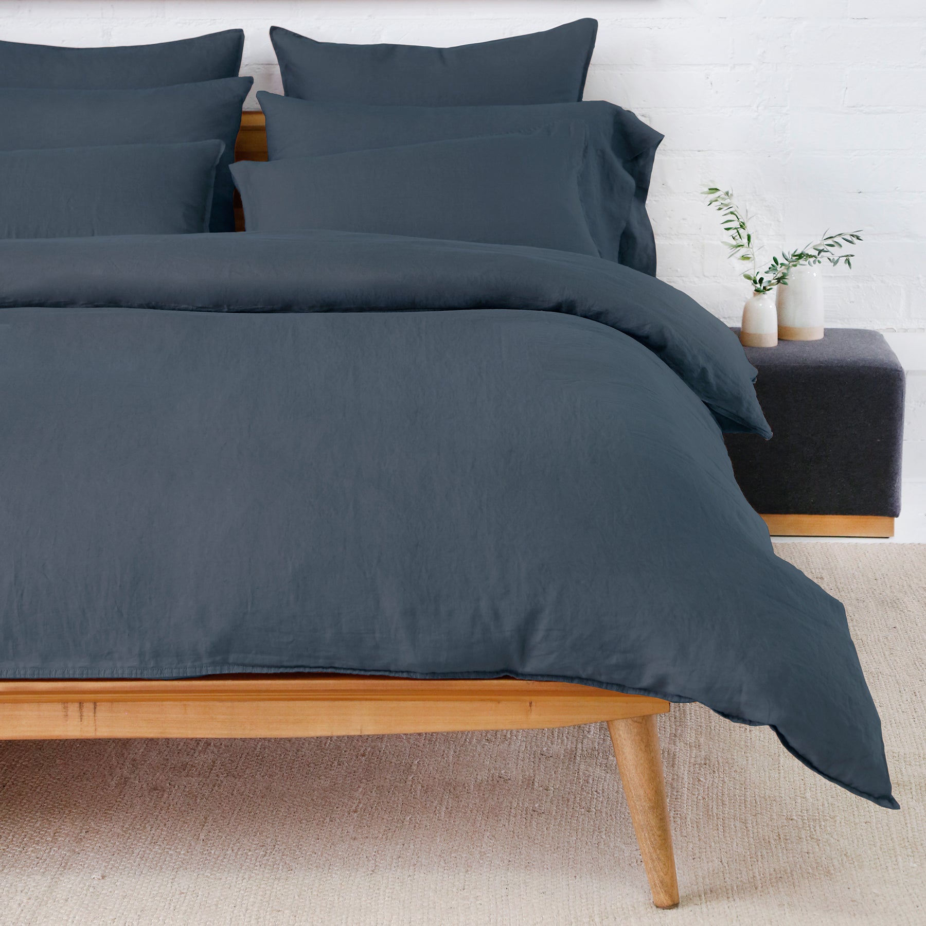 parker linen duvet cover set - navy color - pom pom at home