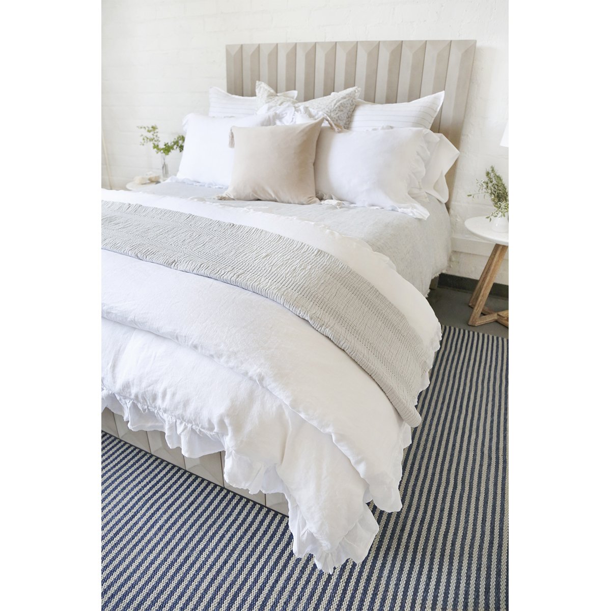 charlie - white color - duvet set - pom pom at home